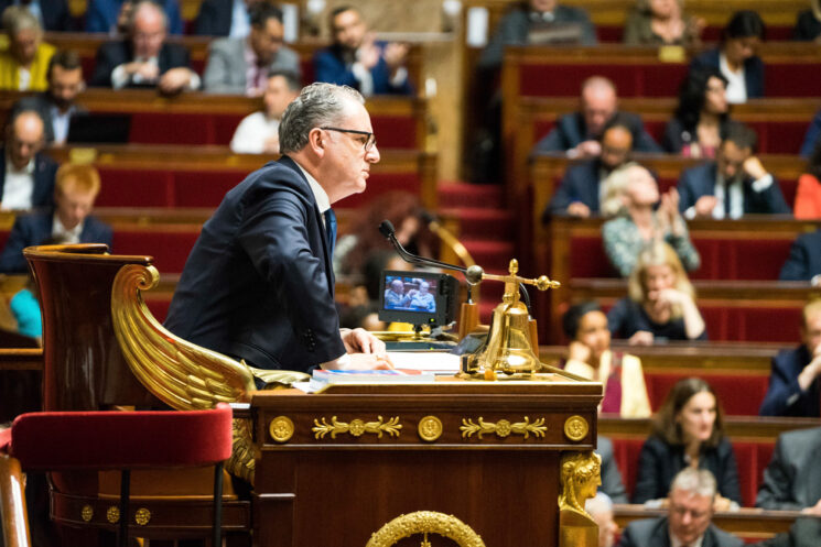 « La corruption et le népotisme, quotidien du règne d’Emmanuel Macron »